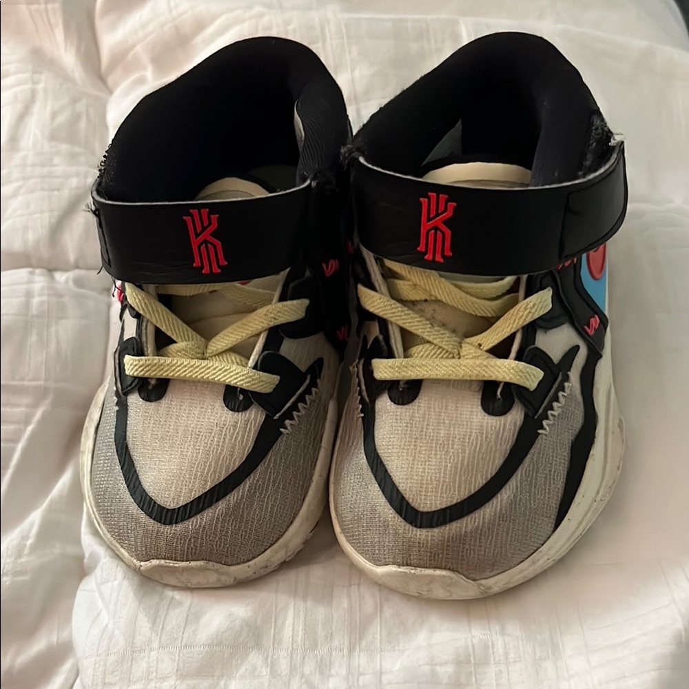 Nike Black and White Sneakers with Velcro Strap